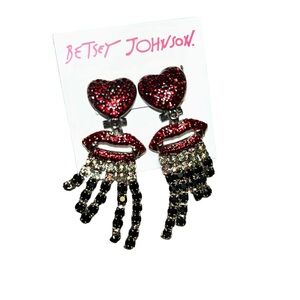 Betsey Johnson vampire red lips & fangs and heart chandelier earrings glampire
